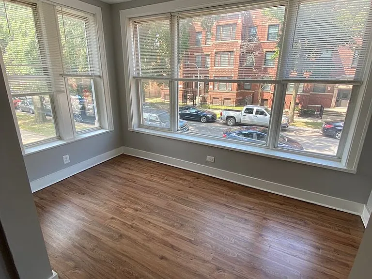 6801 S East End Ave — Photo 2