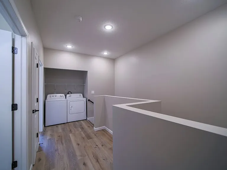 1210 Devils Glen Rd — Photo 12