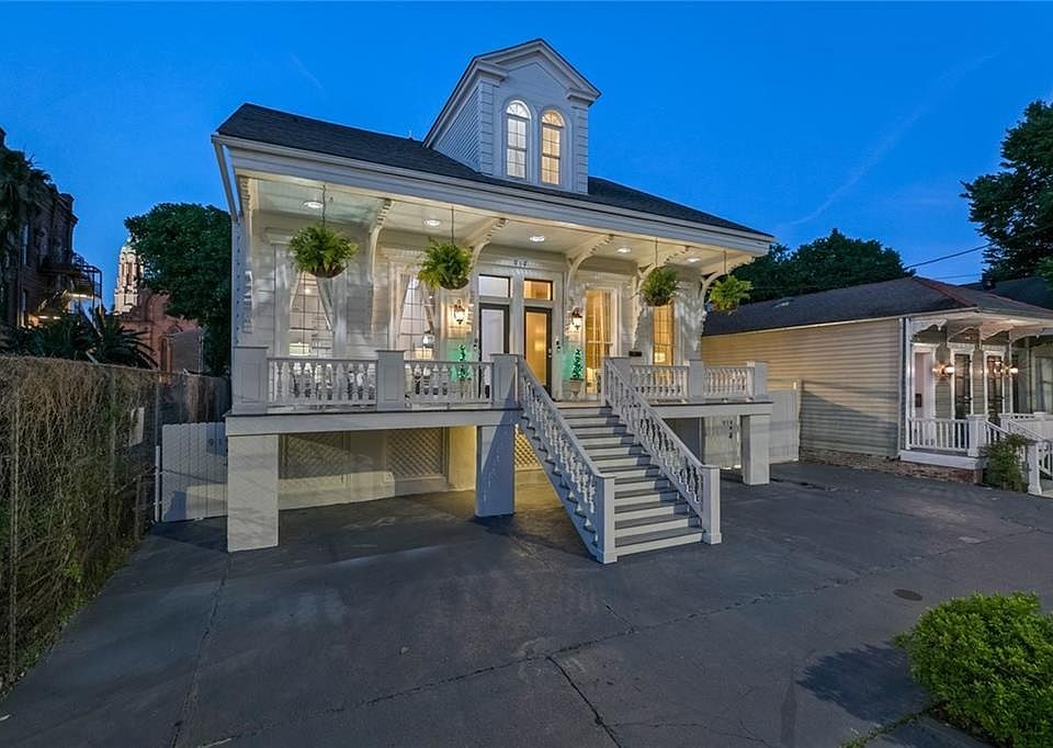 1st image of 919 Jackson Ave #D