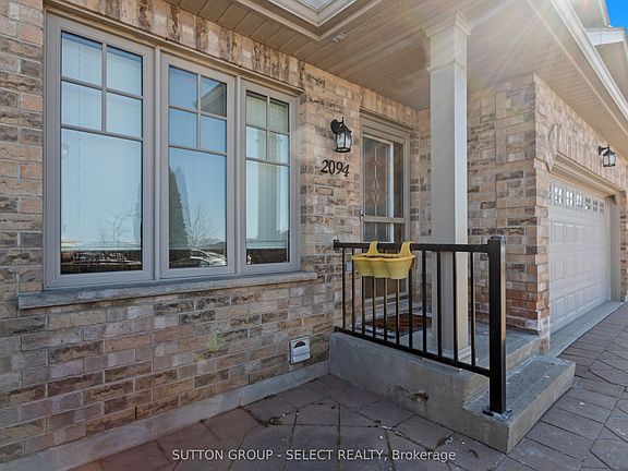 4th image of 2094 Denview Ave