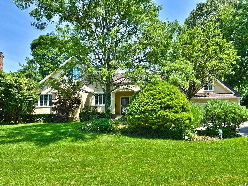 1st image of 19 Glenwood Dr