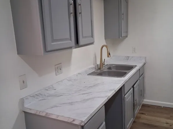 605 N 5th Ave APT B, Avenal, CA 93204