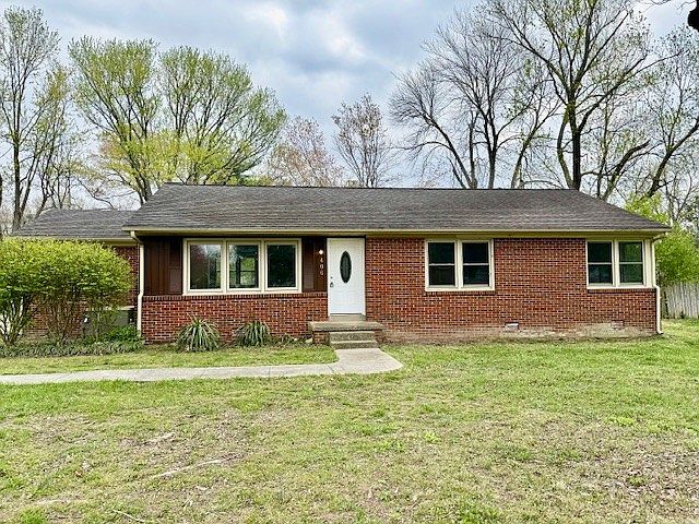 1st image of 406 Foxboro Ln