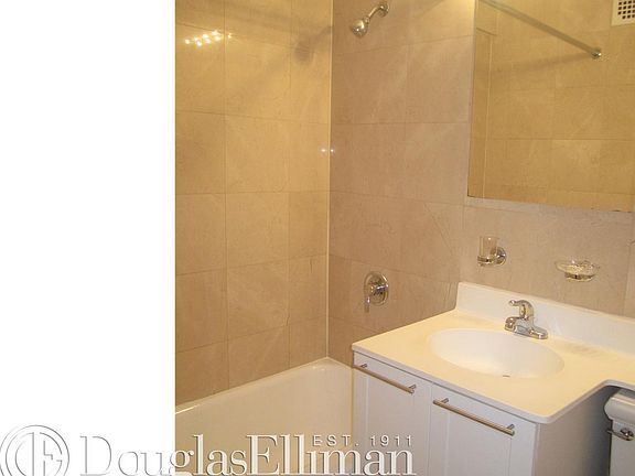 3rd image of 333 E 49th St APT 2H