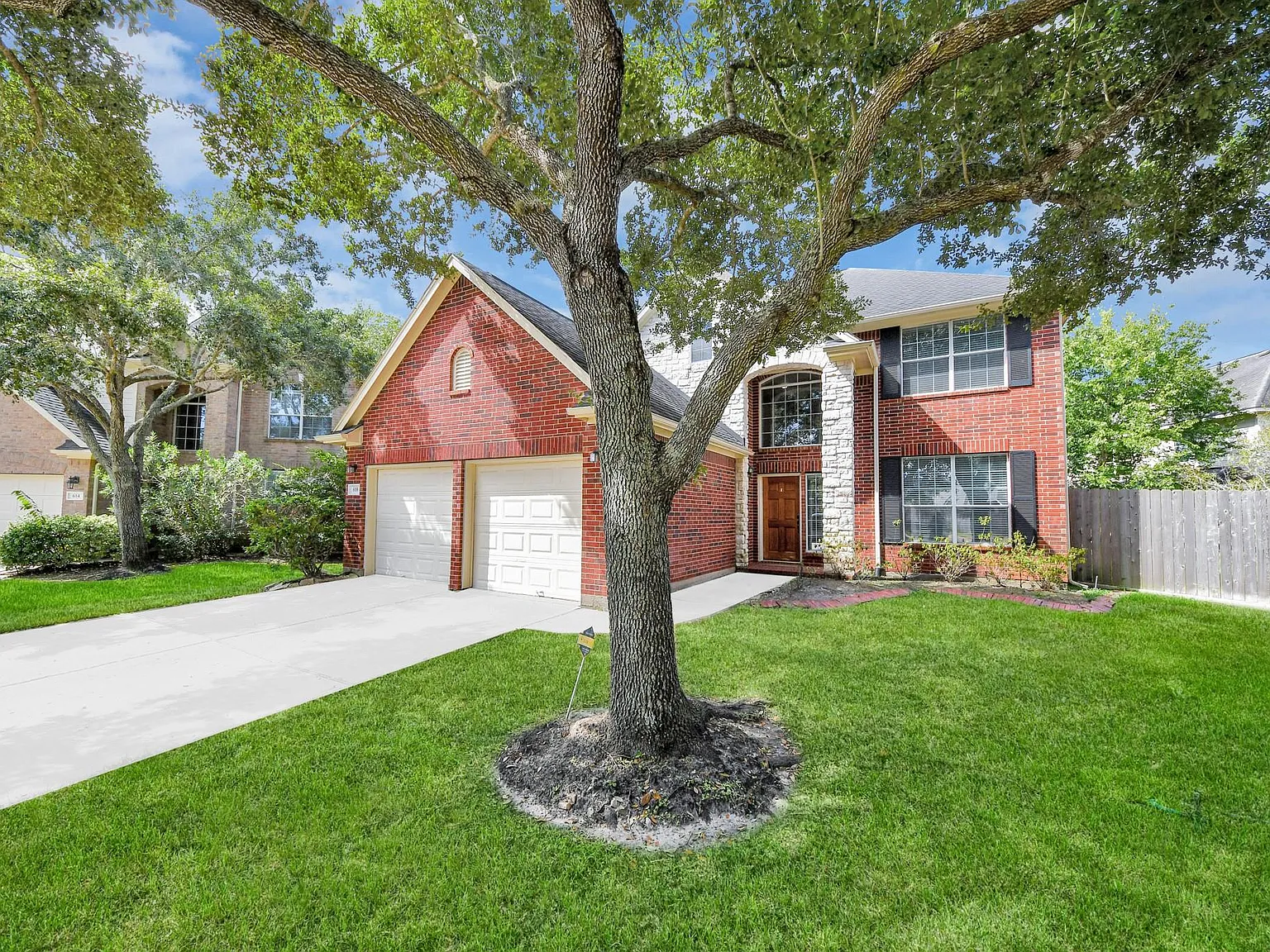 4 bed, 3.5 bath, 2431 sqft, $2,850 — Photo 2