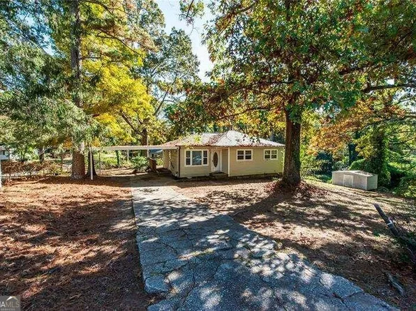 6055 Blackhawk Trl SE, Mableton, GA 30126