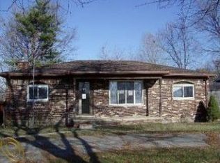 5067 E 11 Mile Rd, Warren, MI 48092