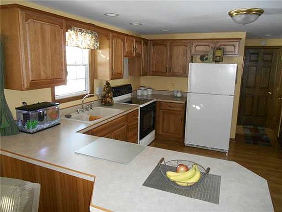 5th image of 211 Lakeview Dr