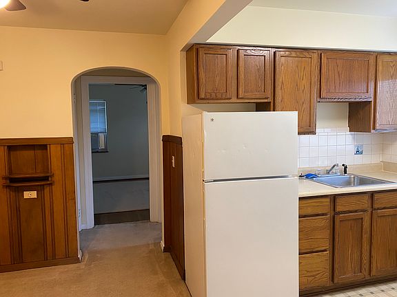 5th image of 3921 Saint James Ave APT 1