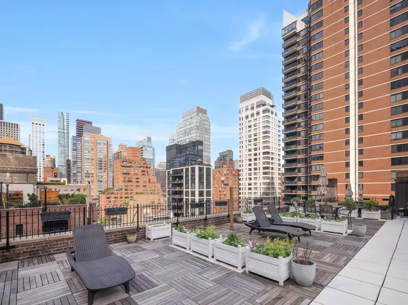 235 East 49th Street image 10 of 12