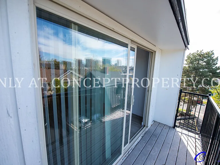 Avenue View Apartments — Photo 30