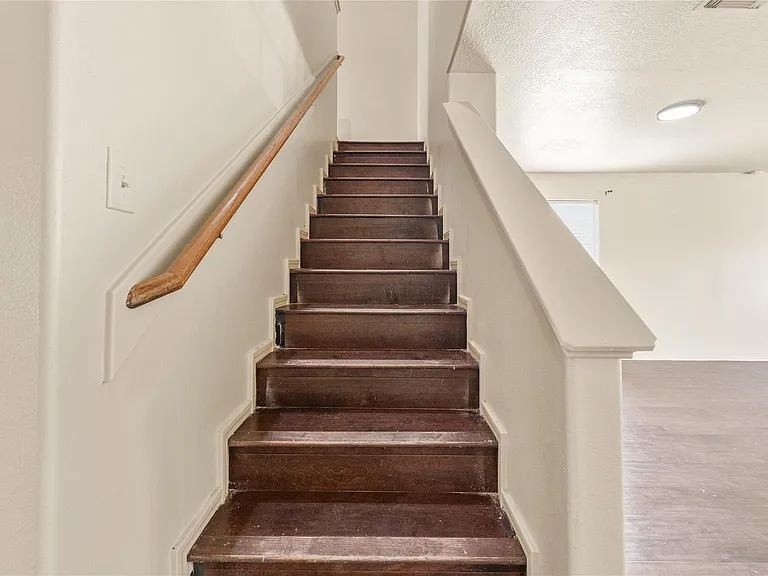 19526 Cliffsage Ct — Photo 17