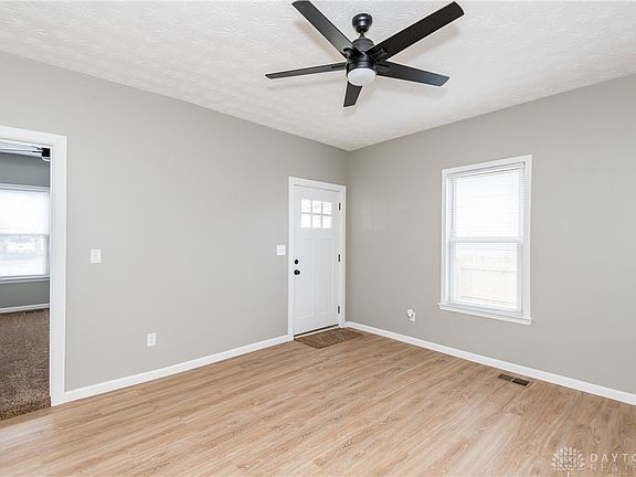 3rd image of 3411 E 5th St