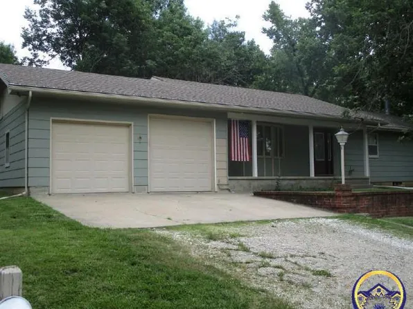 415 Cedar St, Lyndon, KS 66451