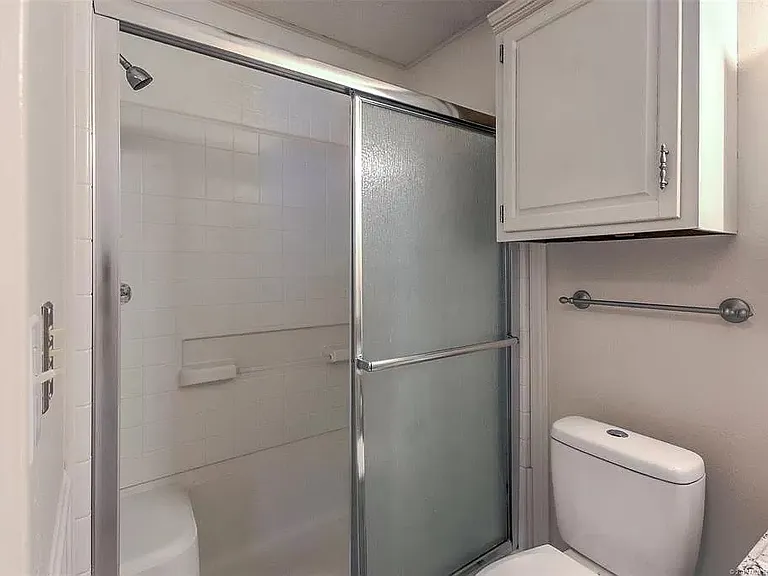 2604 W Hartford St — Photo 26