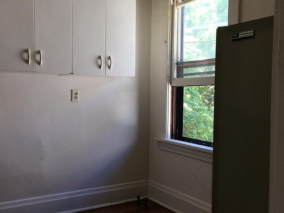 4th image of 511 Franklin St APT B