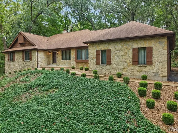 2260 Ridgley Woods Dr, Chesterfield, MO 63005