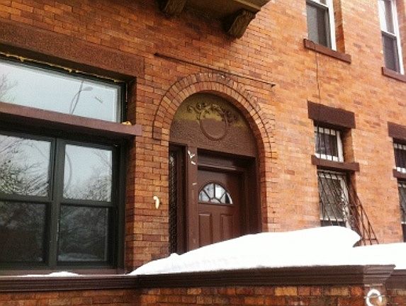 2nd image of 384 Lafayette Ave