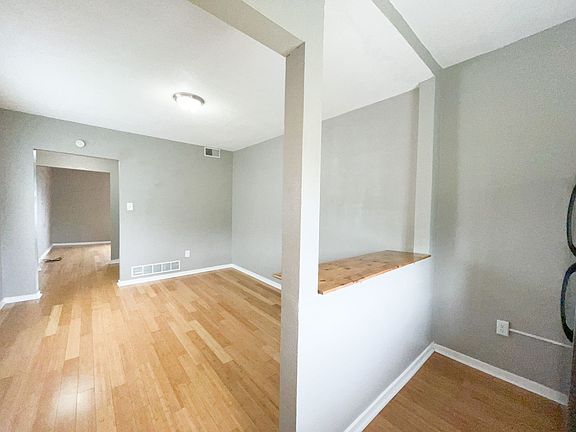 3rd image of 1022 E Warrington Ave #2