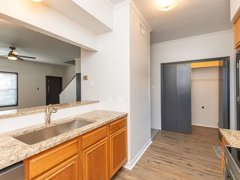 5501 Burnham Dr — Photo 31