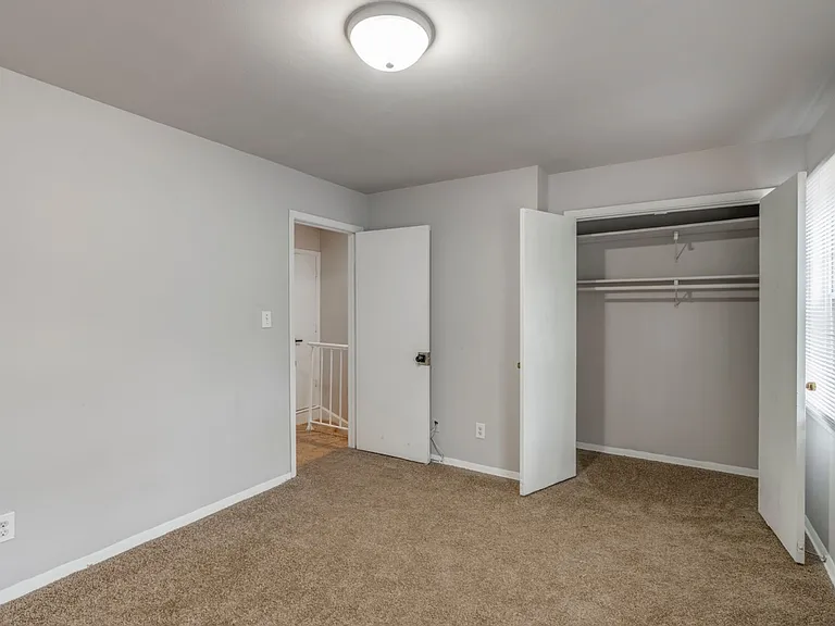 Park Fairfax Apartments — Photo 32