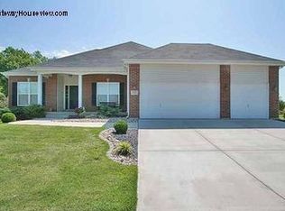 2404 Bobby Jones Ct, Belleville, IL 62220