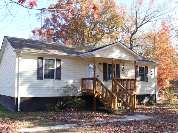 1030 Pine Height Trl, Halifax, VA 24558