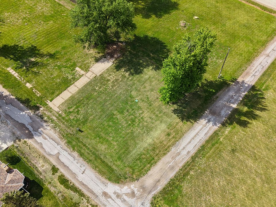 1st image of 905 Mills Ave