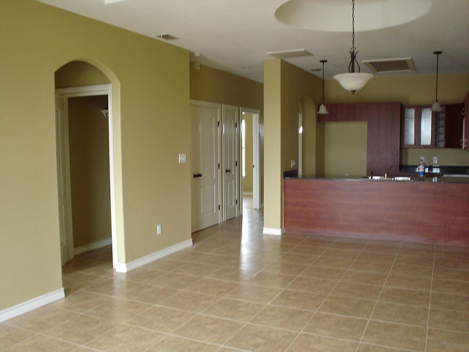1st image of 3044 Scotland Dr
