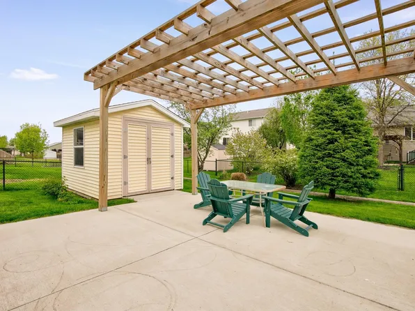675 SE Ashton Ct, Waukee, IA 50263
