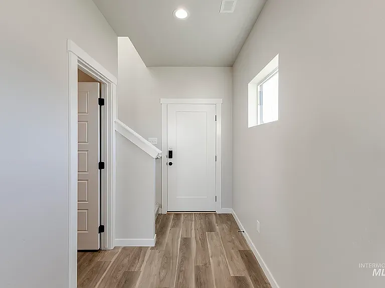 3 bed, 1471 sqft, $2,400 — Photo 4
