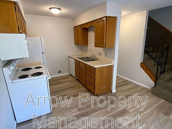 5th image of 1222 S Jackson St