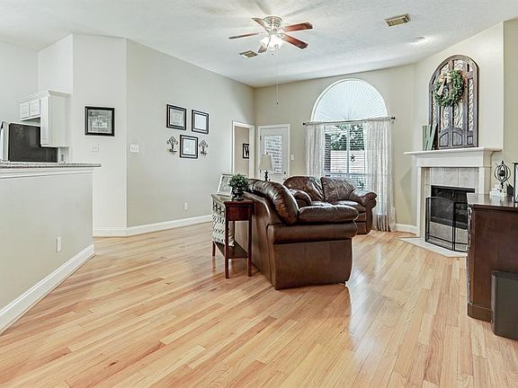 4th image of 907 Norfolk Dr