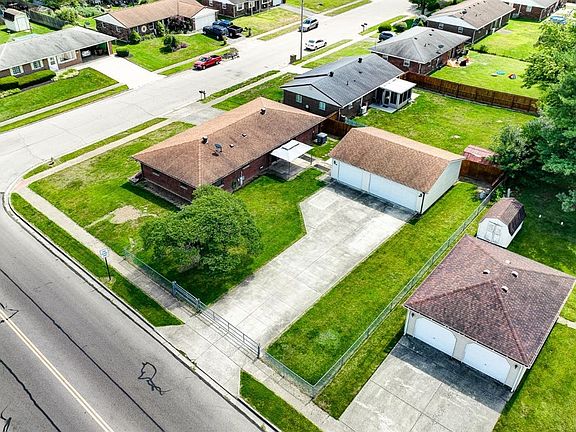 3rd image of 2068 Carolina Dr