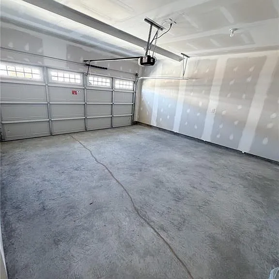 1013 Stiles Ct — Photo 12