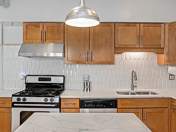 5th image of 5359 N Kenmore Ave APT 3A