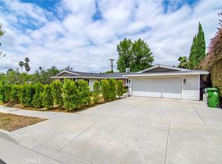 20643 Clarendon St, Woodland Hills, CA 91367