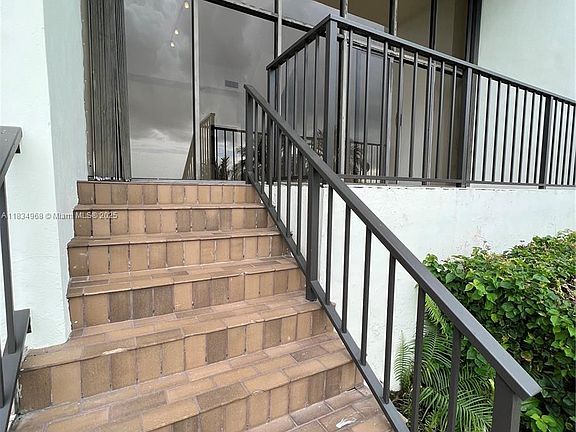 4th image of 1915 Brickell Ave #Townhouse 16