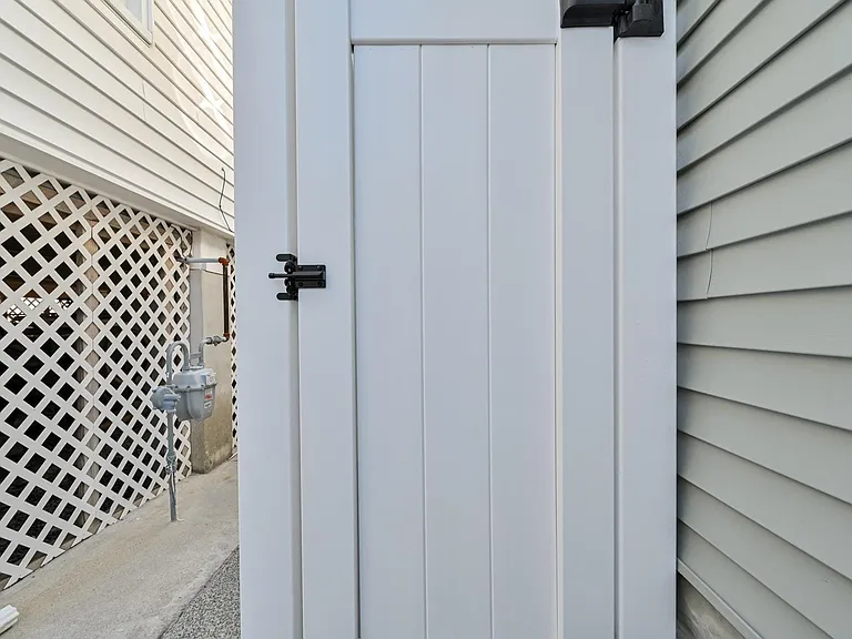 203 N Somerset Ave — Photo 37