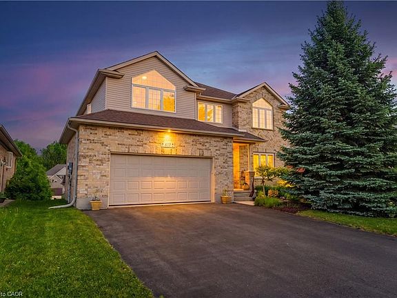 2nd image of 822 Birchmount Dr