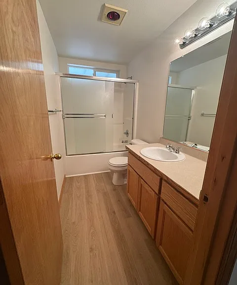1323 Golden Park Dr #B — Photo 10