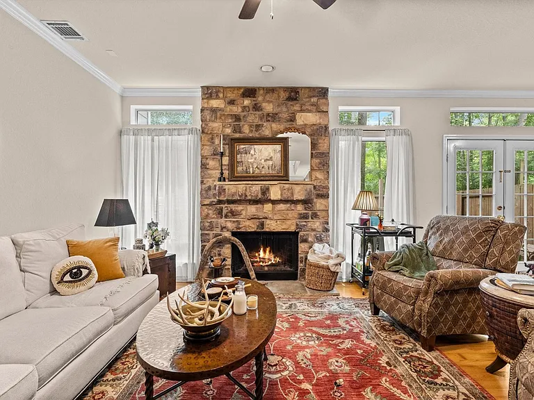 31 Endor Forest Pl — Photo 12