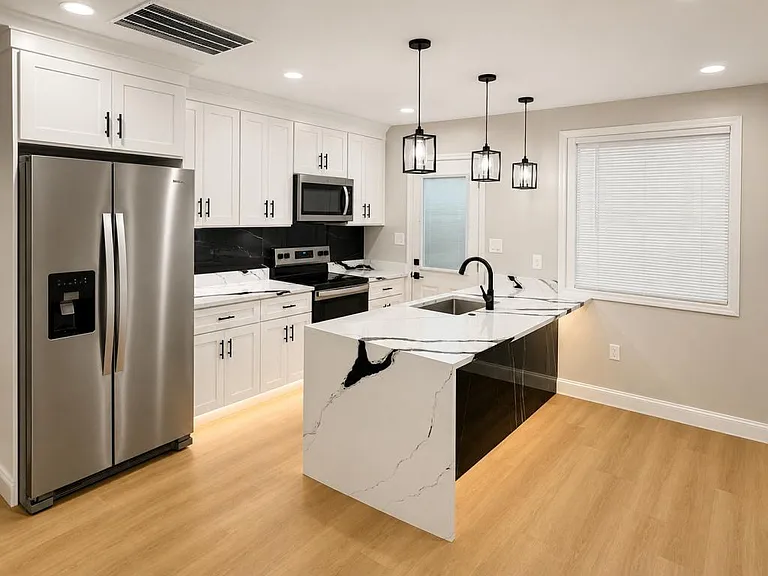 4325 Hayes St NE — Photo 3