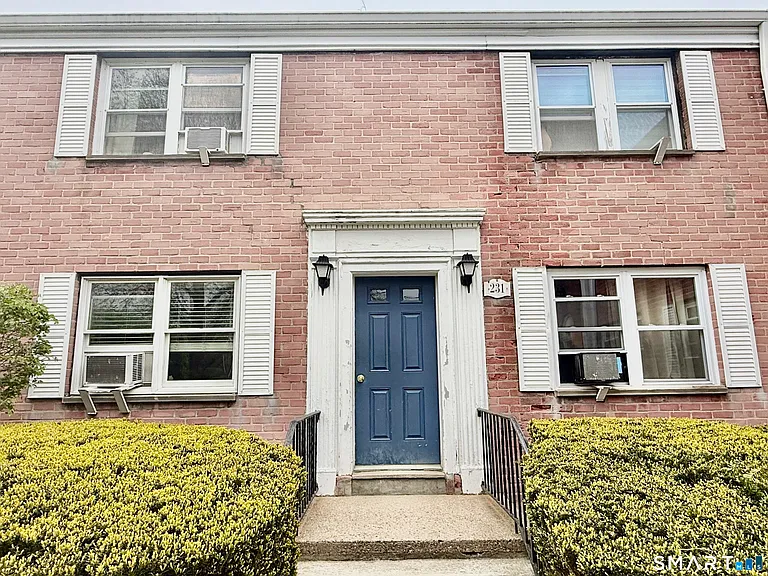 231 Seaton Rd #2 — Photo 27