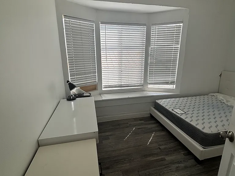 2515 S Catalina St #1 — Photo 9