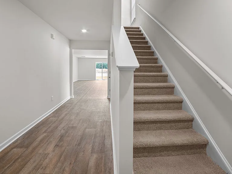 1202 Leno Ln — Photo 3