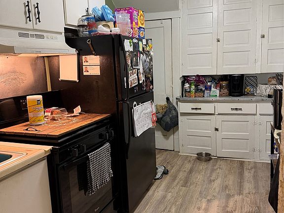 4th image of 1033 Priestley Ave