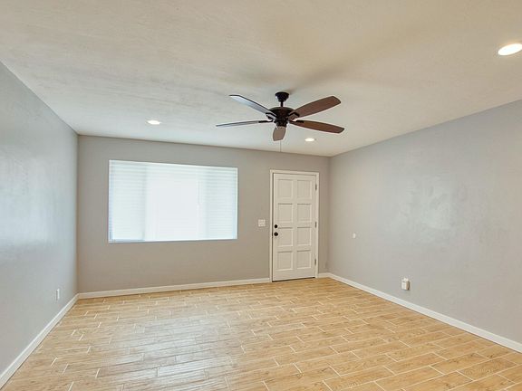 4th image of 1213 E Echo Ln