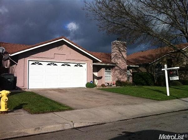 2nd image of 2095 Tammi Ct