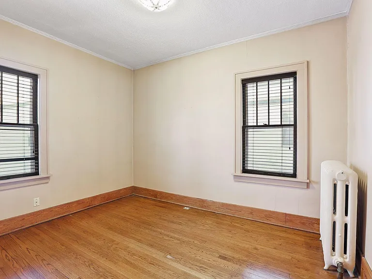 1377 Jefferson Ave — Photo 16